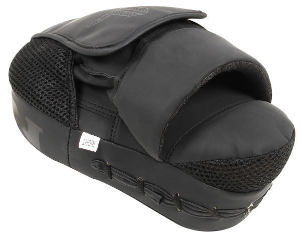 Titan T4 Curved Focus Pads – Lightweight and Comfortable for Precision Training - Image 2